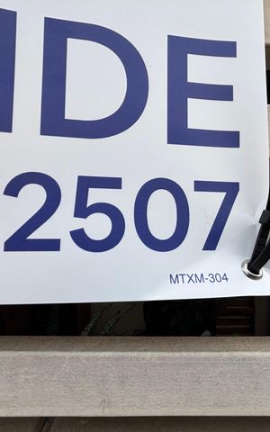 Casa à venda com 300m², 6 quartos e sem vaga Casa à venda com 300m², 6 quartos e sem vagaPlaquinha MTXM-304