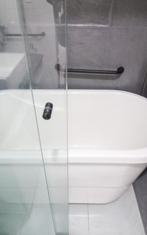 Casa à venda com 300m², 6 quartos e sem vaga Casa à venda com 300m², 6 quartos e sem vagaCasa 1 - Quarto 1 - Suite - Banheiro 1