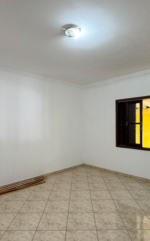 Casa à venda com 254m², 3 quartos e 4 vagas Casa à venda com 254m², 3 quartos e 4 vagasQuarto 1