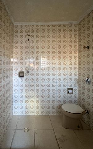Casa à venda com 254m², 3 quartos e 4 vagas Casa à venda com 254m², 3 quartos e 4 vagasBanheiro Social