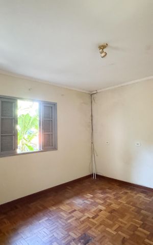 Casa à venda com 254m², 3 quartos e 4 vagas Casa à venda com 254m², 3 quartos e 4 vagasQuarto - Edícula