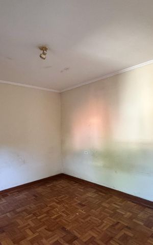 Casa à venda com 254m², 3 quartos e 4 vagas Casa à venda com 254m², 3 quartos e 4 vagasQuarto - Edícula