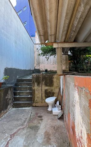 Casa à venda com 254m², 3 quartos e 4 vagas Casa à venda com 254m², 3 quartos e 4 vagasQuintal