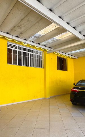 Casa à venda com 254m², 3 quartos e 4 vagas Casa à venda com 254m², 3 quartos e 4 vagasGaragem