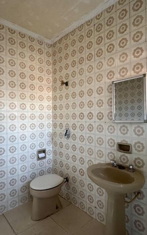 Casa à venda com 254m², 3 quartos e 4 vagas Casa à venda com 254m², 3 quartos e 4 vagasBanheiro Social
