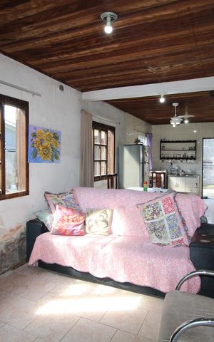 Casa à venda com 90m², 2 quartos e 8 vagasSala