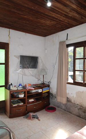 Casa à venda com 90m², 2 quartos e 8 vagasSala