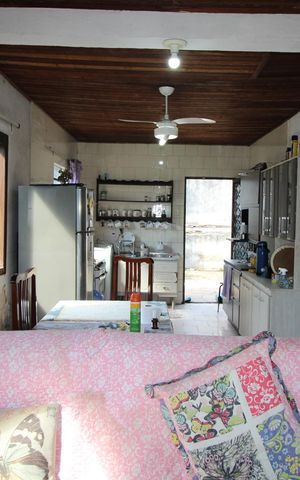 Casa à venda com 90m², 2 quartos e 8 vagasSala