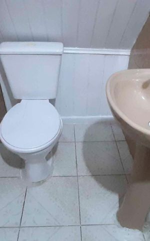 Casa à venda com 128m², 2 quartos e 1 vaga Casa à venda com 128m², 2 quartos e 1 vagaBanheiro Social