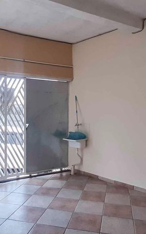 Casa à venda com 128m², 2 quartos e 1 vaga