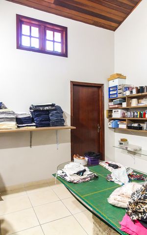 Casa à venda com 570m², 5 quartos e 15 vagas Casa à venda com 570m², 5 quartos e 15 vagasQuarto 1 - Sotão