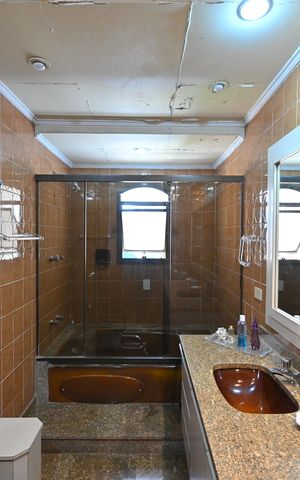 Apartamento à venda com 220m², 4 quartos e 3 vagasBanheiro da Suíte 1