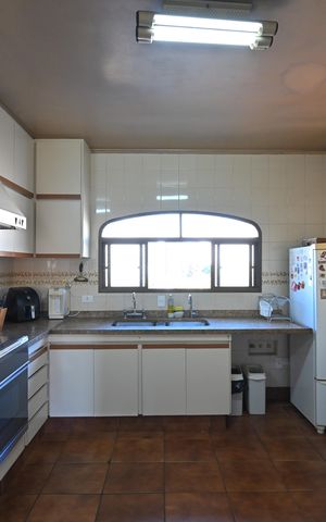 Apartamento à venda com 220m², 4 quartos e 3 vagasCozinha