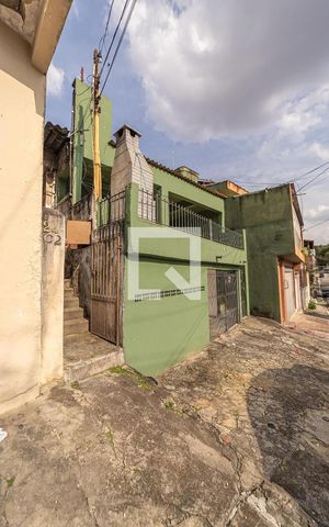 Casa à venda com 120m², 3 quartos e 1 vaga Casa à venda com 120m², 3 quartos e 1 vagaFachada