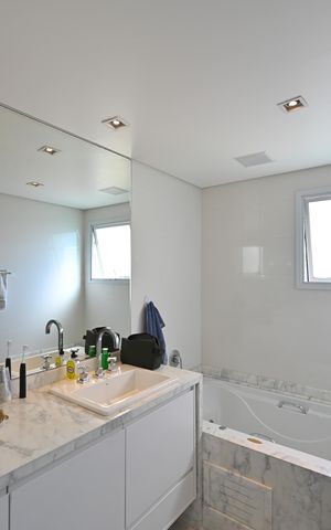 Apartamento à venda com 205m², 3 quartos e 4 vagasBanheiro da Suíte 1