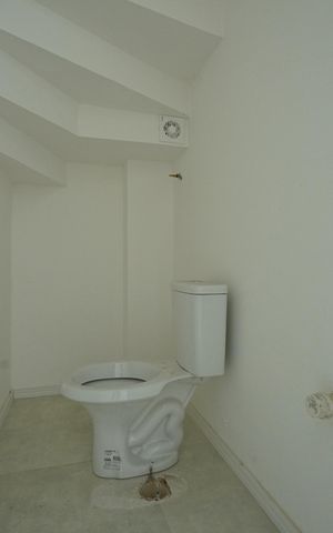 Casa de condomínio à venda com 120m², 3 quartos e 2 vagasLavabo
