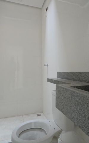 Casa à venda com 120m², 3 quartos e 2 vagasBanheiro