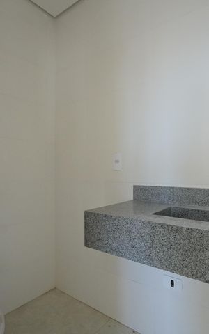 Casa à venda com 120m², 3 quartos e 2 vagasBanheiro da Suíte