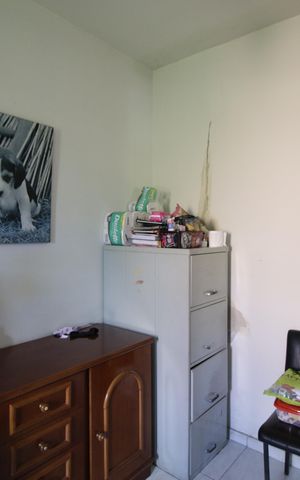 Casa à venda com 142m², 4 quartos e 1 vagaCloset
