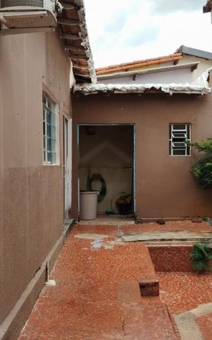 Casa à venda com 180m², 3 quartos e 3 vagas