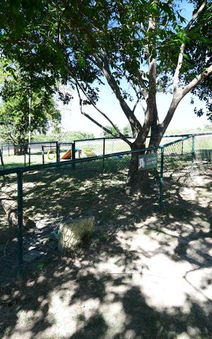 Casa de condomínio para alugar com 310m², 3 quartos e 4 vagasPet Place
