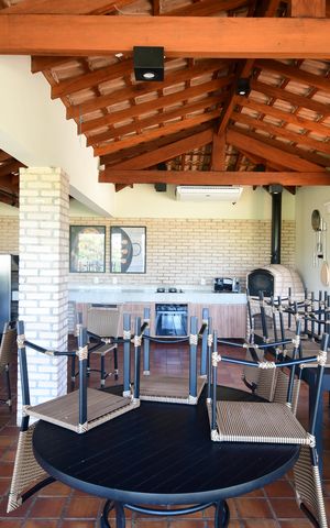 Casa de condomínio para alugar com 310m², 3 quartos e 4 vagasÁrea comum - Churrasqueira