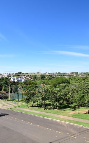 Casa de condomínio para alugar com 310m², 3 quartos e 4 vagasSala de TV - Vista