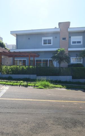 Casa de condomínio para alugar com 310m², 3 quartos e 4 vagasFachada