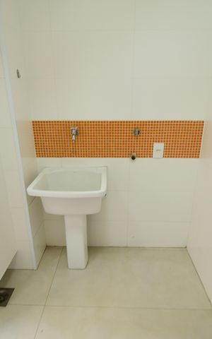 Casa de condomínio para alugar com 310m², 3 quartos e 4 vagasÁrea de Serviço