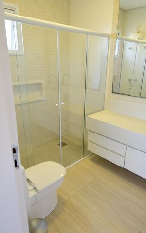 Casa de condomínio para alugar com 310m², 3 quartos e 4 vagasBanheiro Suíte