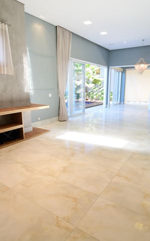 Casa de condomínio para alugar com 310m², 3 quartos e 4 vagasSala