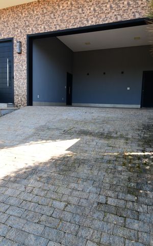 Casa de condomínio para alugar com 310m², 3 quartos e 4 vagasGaragem