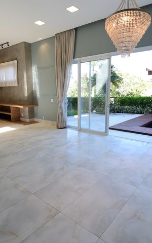Casa de condomínio para alugar com 310m², 3 quartos e 4 vagasSala