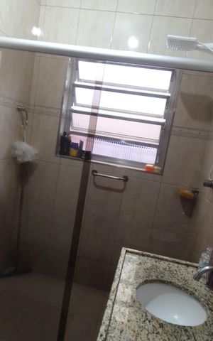 Casa à venda com 132m², 3 quartos e 2 vagas Casa à venda com 132m², 3 quartos e 2 vagasBanheiro