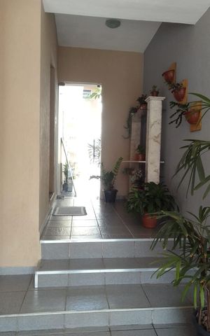 Casa à venda com 132m², 3 quartos e 2 vagas Casa à venda com 132m², 3 quartos e 2 vagasÁrea externa