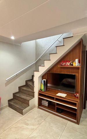 Casa à venda com 150m², 3 quartos e 2 vagas Casa à venda com 150m², 3 quartos e 2 vagasSala