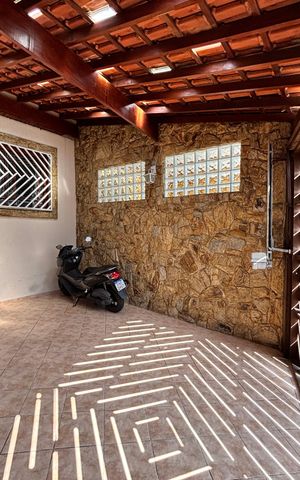 Casa à venda com 150m², 3 quartos e 2 vagas Casa à venda com 150m², 3 quartos e 2 vagasGaragem