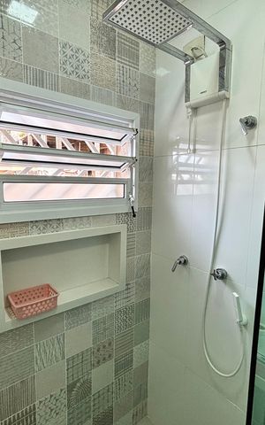 Casa à venda com 150m², 3 quartos e 2 vagas Casa à venda com 150m², 3 quartos e 2 vagasBanheiro 2
