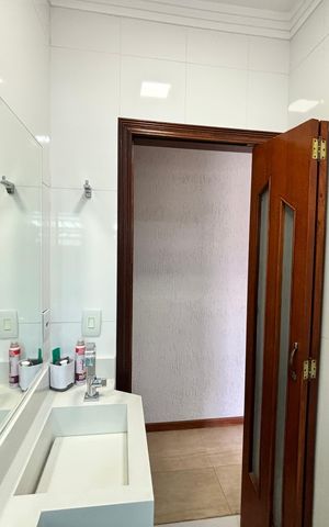 Casa à venda com 150m², 3 quartos e 2 vagas Casa à venda com 150m², 3 quartos e 2 vagasBanheiro 2