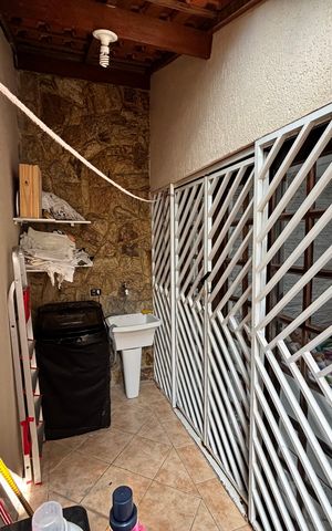 Casa à venda com 150m², 3 quartos e 2 vagas Casa à venda com 150m², 3 quartos e 2 vagasÁrea de Serviço