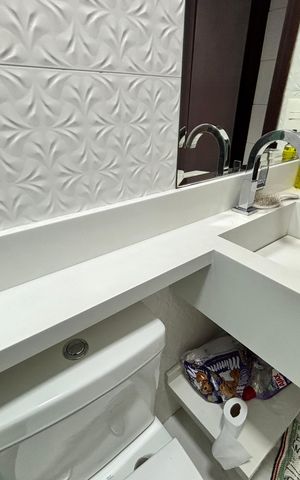 Casa à venda com 150m², 3 quartos e 2 vagas Casa à venda com 150m², 3 quartos e 2 vagasBanheiro 1