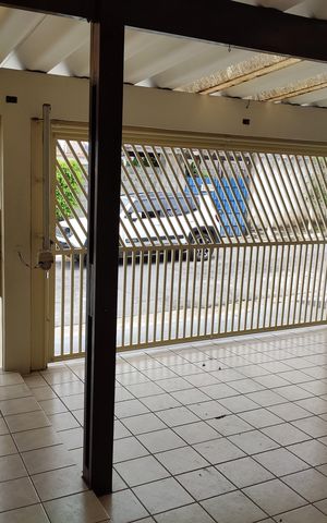 Casa à venda com 135m², 2 quartos e 2 vagas Casa à venda com 135m², 2 quartos e 2 vagasGaragem