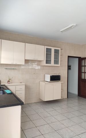 Casa à venda com 135m², 2 quartos e 2 vagas Casa à venda com 135m², 2 quartos e 2 vagasCozinha