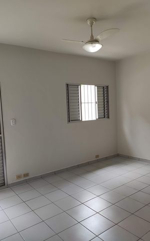 Casa à venda com 135m², 2 quartos e 2 vagas Casa à venda com 135m², 2 quartos e 2 vagasQuarto