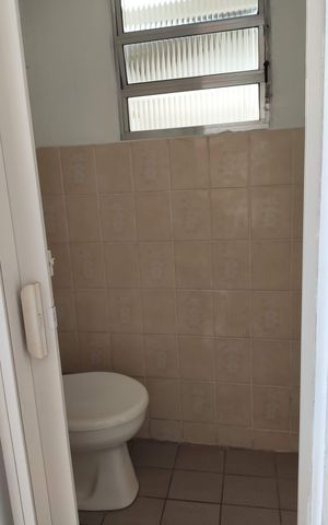 Casa à venda com 135m², 2 quartos e 2 vagas Casa à venda com 135m², 2 quartos e 2 vagasBanheiro
