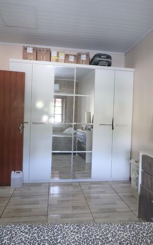 Casa à venda com 186m², 2 quartos e 2 vagasQuarto