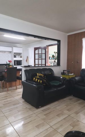 Casa à venda com 186m², 2 quartos e 2 vagasSala térreo