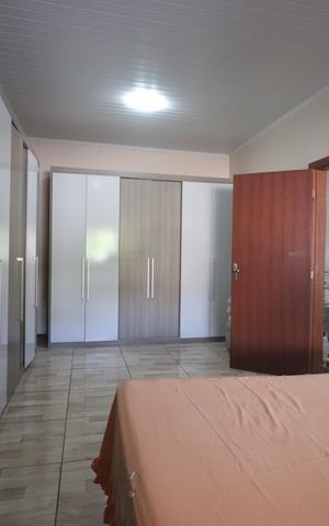 Casa à venda com 186m², 2 quartos e 2 vagasSuite