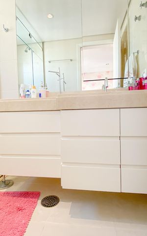 Apartamento à venda com 192m², 4 quartos e 4 vagas Apartamento à venda com 192m², 4 quartos e 4 vagasBanheiro Suíte 2