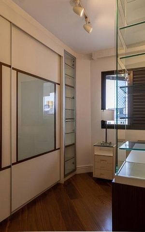 Apartamento para alugar com 135m², 3 quartos e 3 vagas Apartamento para alugar com 135m², 3 quartos e 3 vagasQuarto